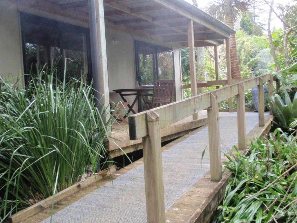 Wharepuke Subtropical Accommodation Керікері Номер фото
